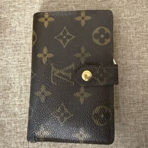 Louis Vuitton Monogram Kisslock Wallet